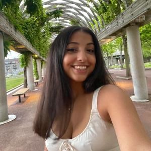 Meet your Posher, Bella